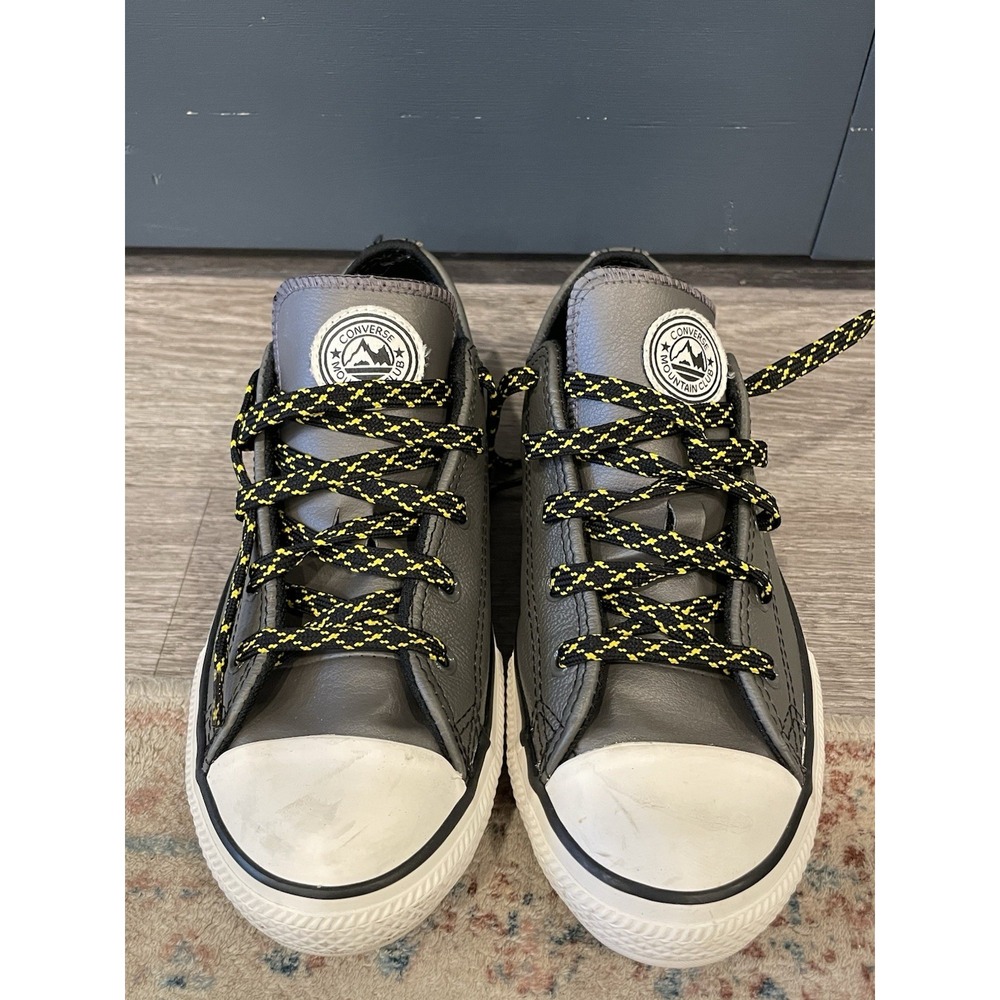 Converse Chuck Taylor Mountain Club Leather Low Black Kids US kids size 3 Rare